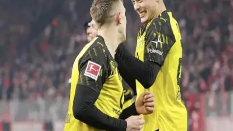 “哀痛！文班亚马赛季终止，湖人交易计划生变”